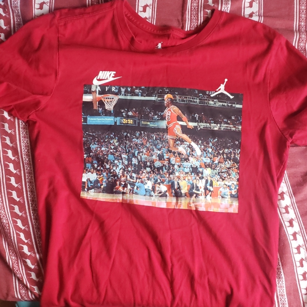 Nike/Jordan shirt